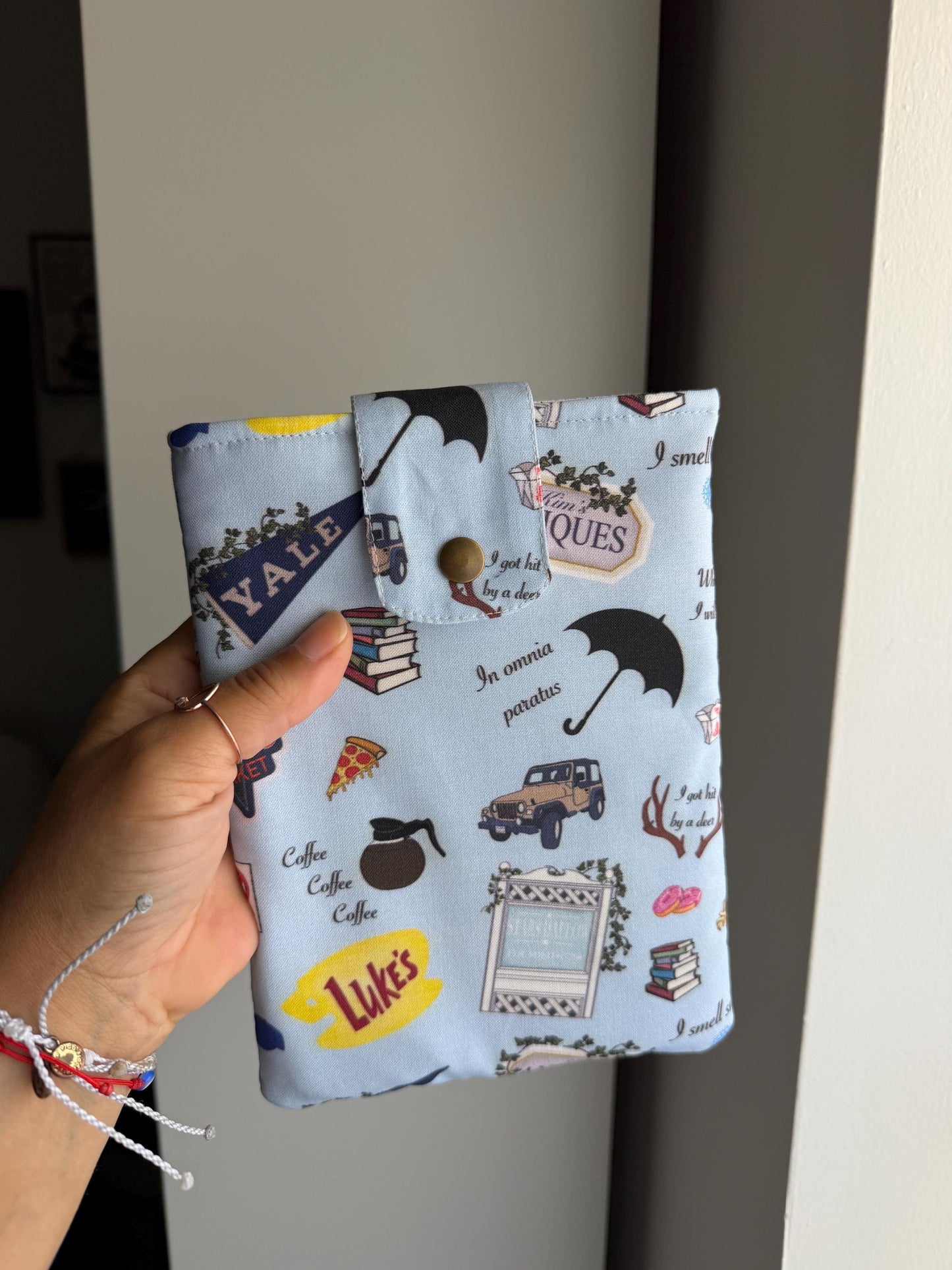 Gilmore Girls Kindle Sleeve l Stars Hollow Cover