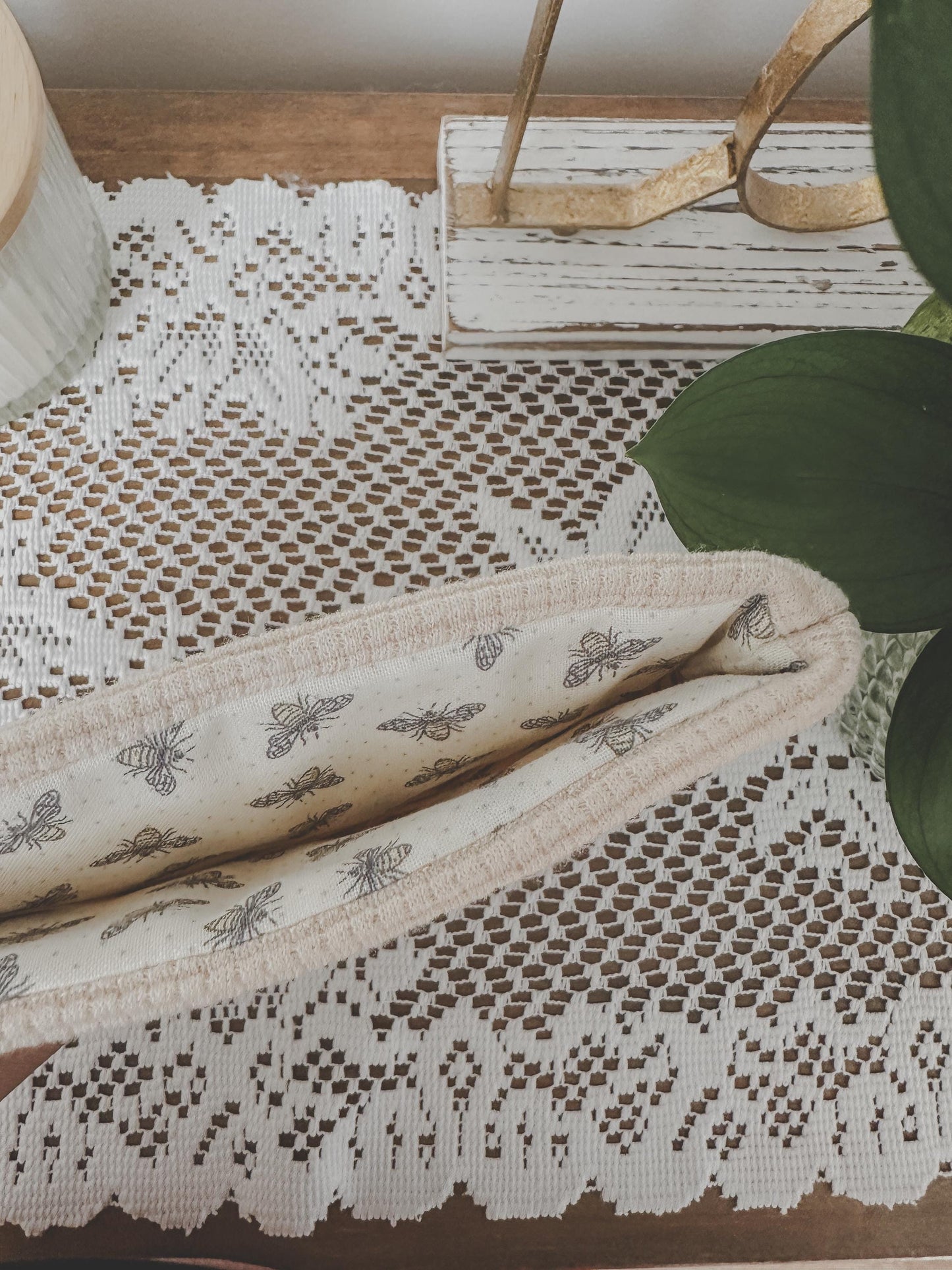 Beige Bees Fabric Kindle Sleeve | Kindle Pouch | Padded E-Reader Cover| Kindle Paperwhite & Colorsoft Sleeve|Book Lover Gift