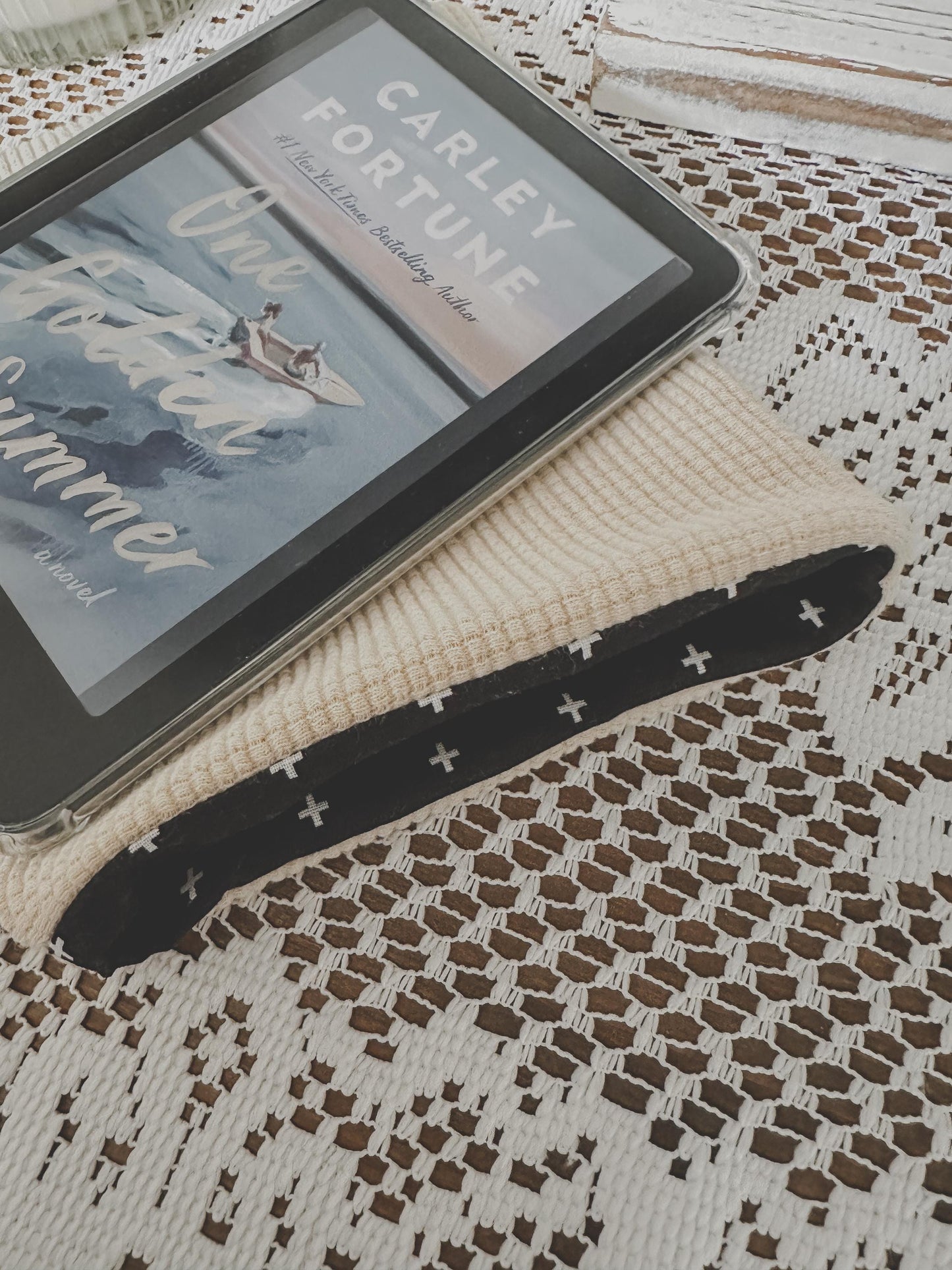 Beige Cross Fabric Kindle Sleeve | Kindle Pouch | Padded E-Reader Cover| Kindle Paperwhite & Colorsoft Sleeve|Book Lover Gift| Bookish Gift