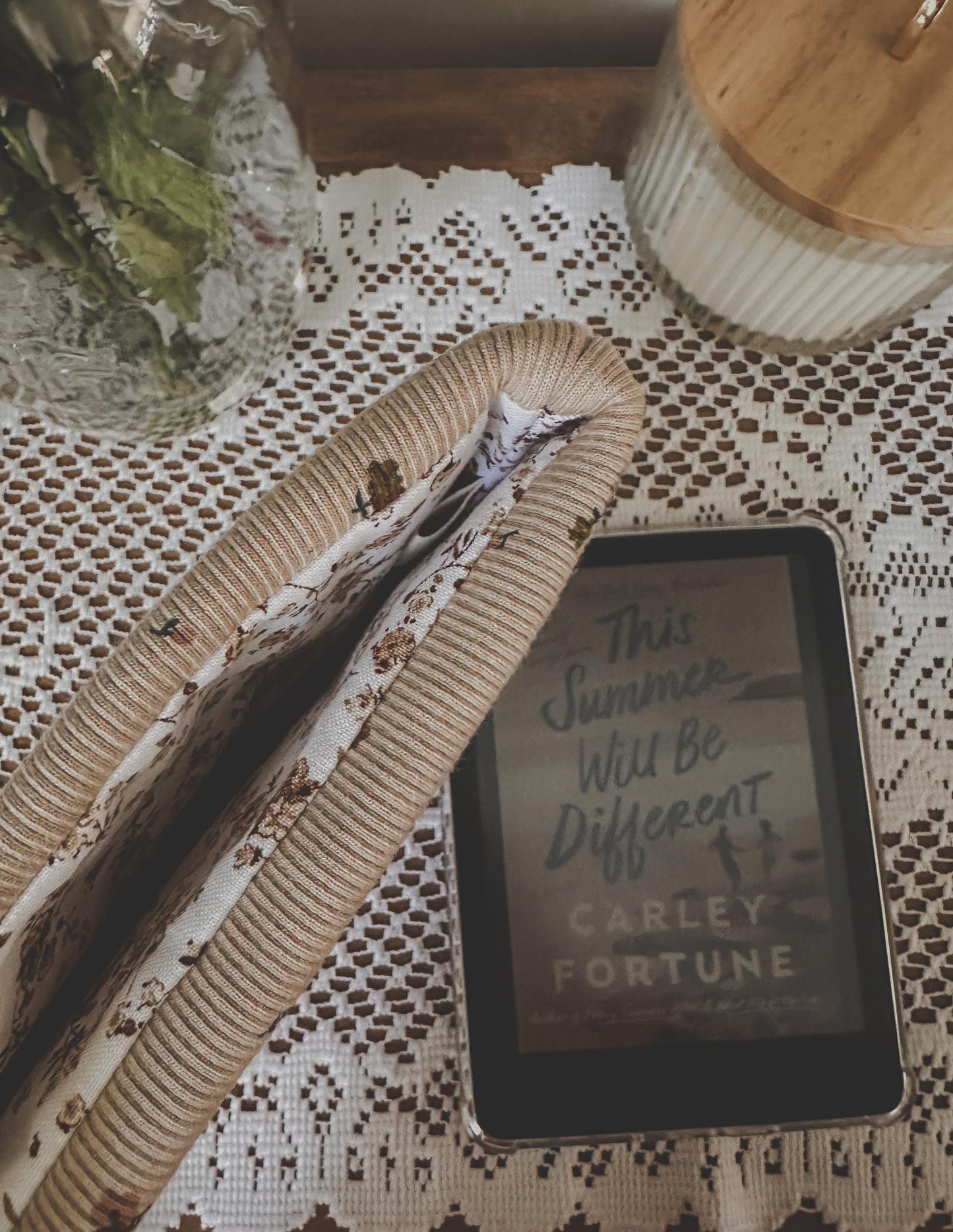 Tiny Floral Organic Fabric Kindle Sleeve | Kindle Pouch | Padded E-Reader Cover| Kindle Paperwhite & Colorsoft Sleeve|Book Lover Gift