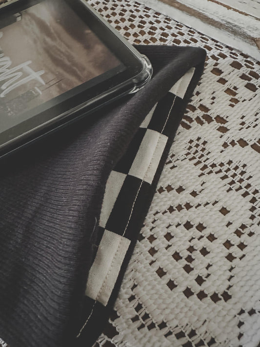 Black Check Fabric Kindle Sleeve| Kindle Pouch | Padded E-Reader Cover| Kindle Paperwhite & Colorsoft Sleeve| Bookish Gift for Readers