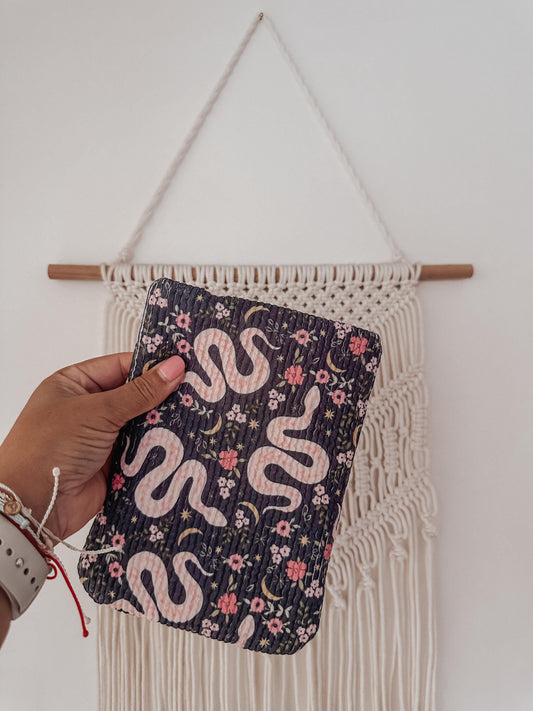 Snake Fabric Kindle SleevelKindle Pouch|Padded E-Reader Cover|Kindle Paperwhite & Colorsoft Sleeve|Book Lover Gift|Bookish Gift for Readers